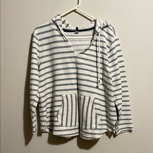 Old Navy Striped Beach Hooded. White & Navy. Size L